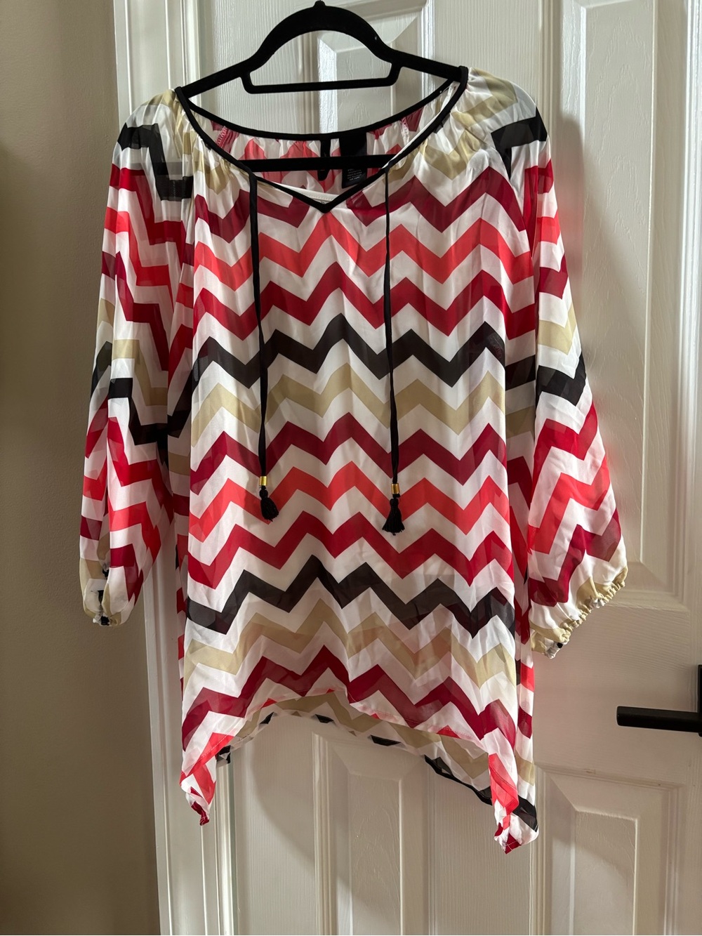 New Directions Red Black & Gold Chevron Zigzag Print Tassel Tie Tunic Blouse L